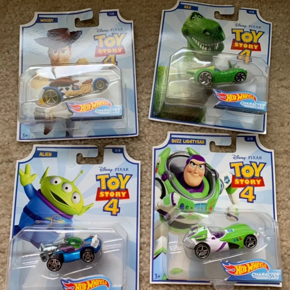 Disney hot wheels TOY STORY 4